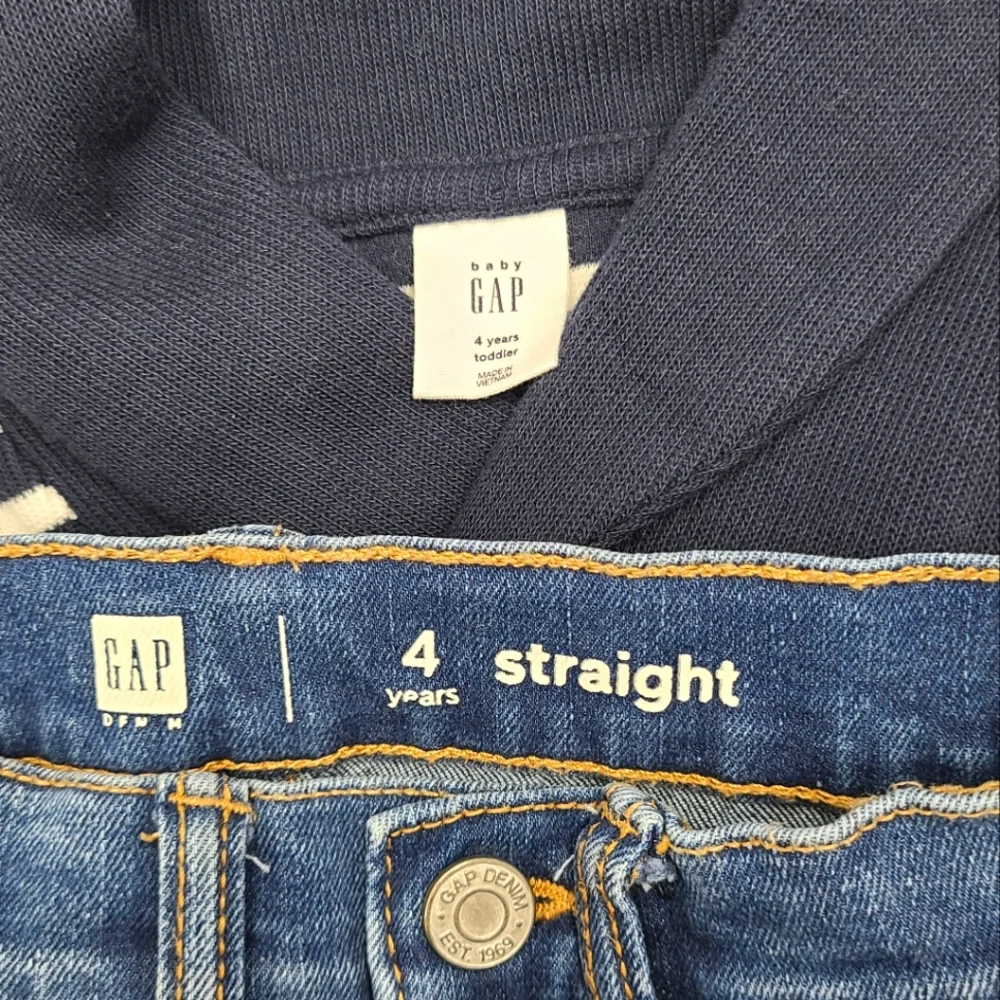 Gap boys' sweater and jeans size 4